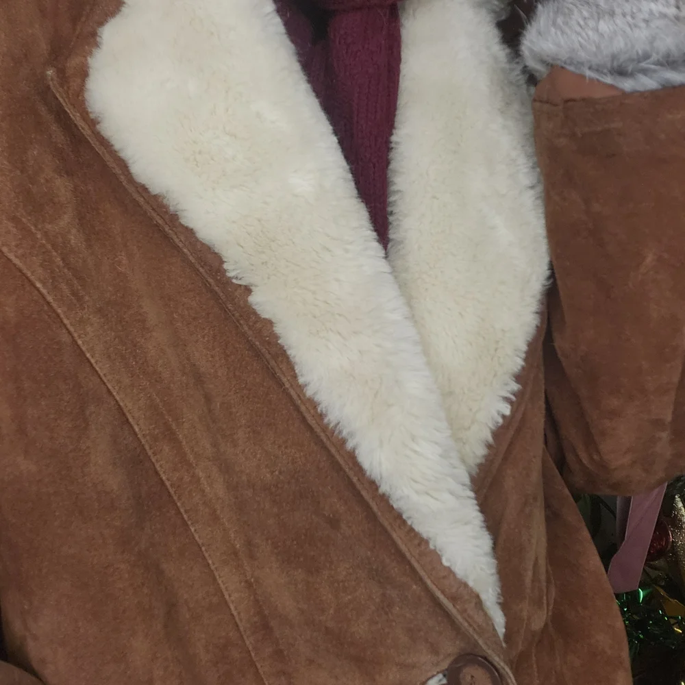90s Vintage Women's Brown Suede Coat Faux Fur Collar Quilted Interior Pockets - Picture 2 of 4